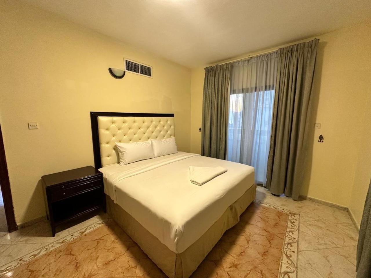 Safari Hotel Apartments Ajman Buitenkant foto