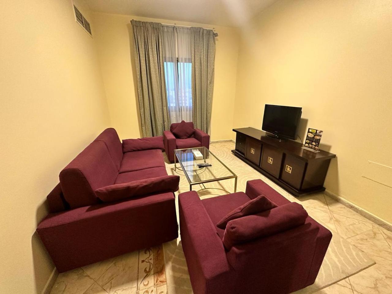 Safari Hotel Apartments Ajman Buitenkant foto