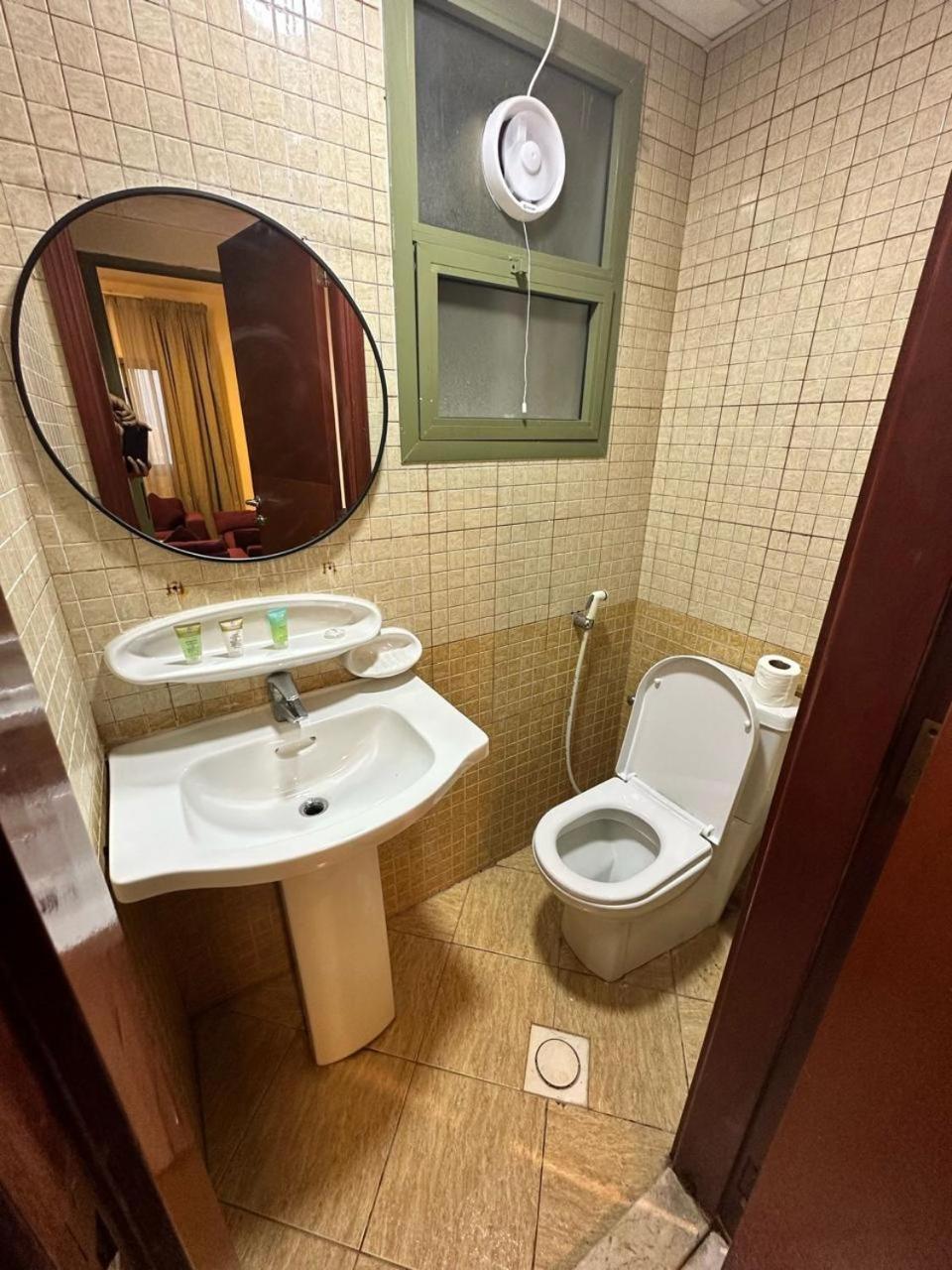 Safari Hotel Apartments Ajman Buitenkant foto