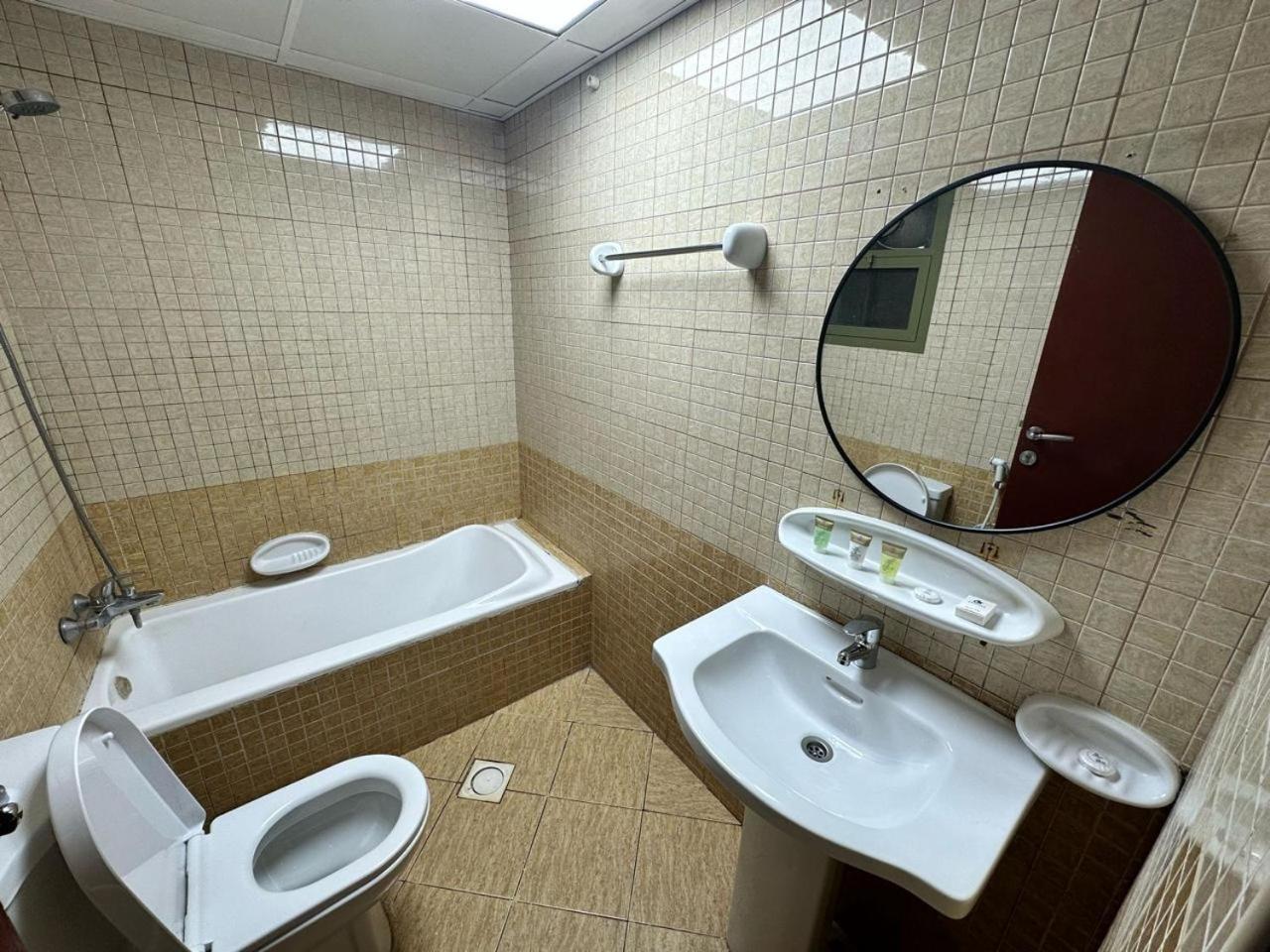 Safari Hotel Apartments Ajman Buitenkant foto