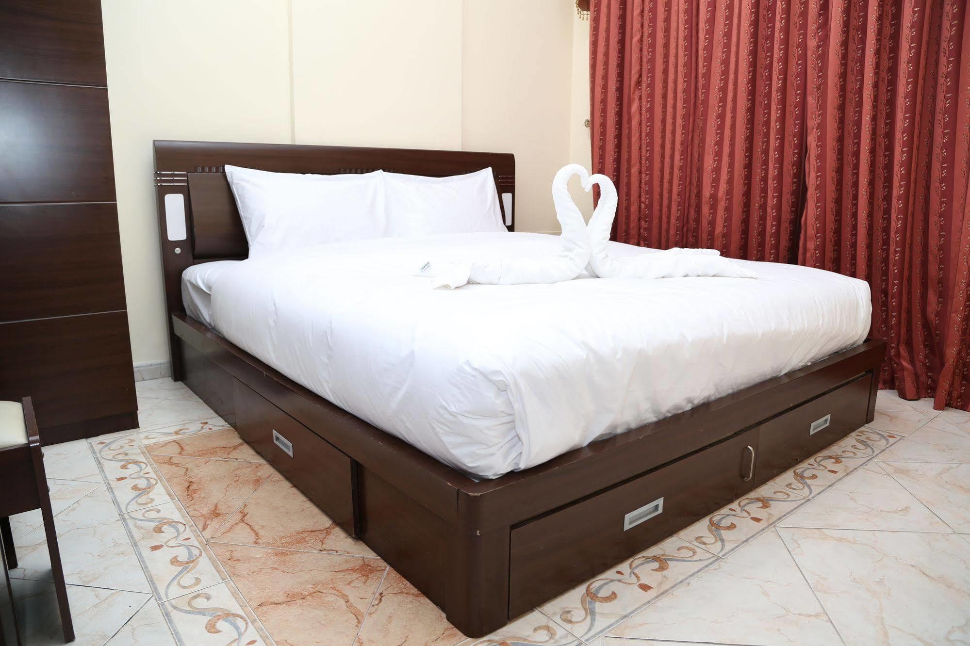 Safari Hotel Apartments Ajman Buitenkant foto